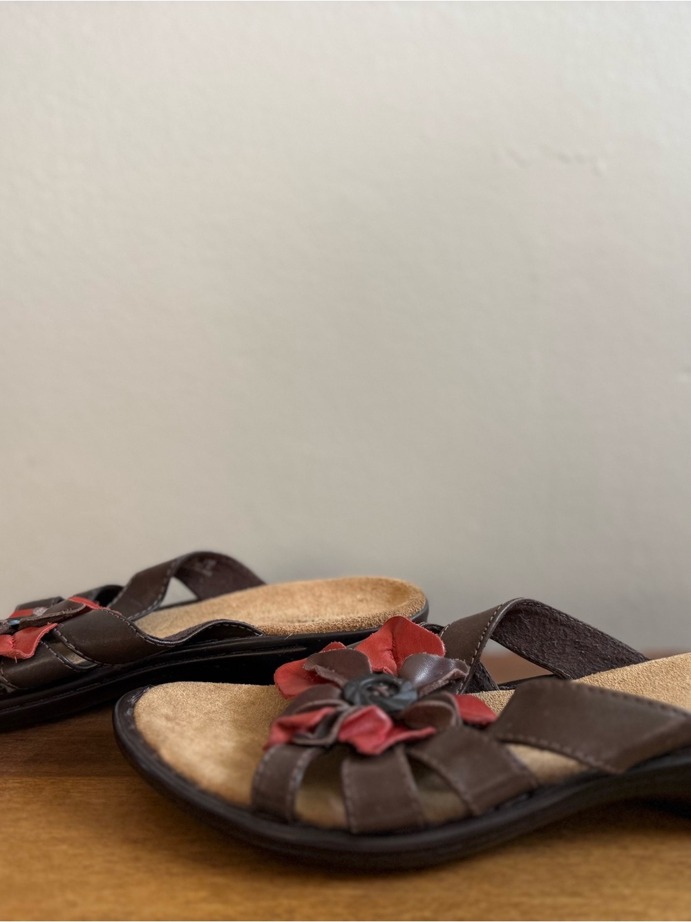 Clarks Brown Sandals with Red Floral Detail - Picture 3 of 4
